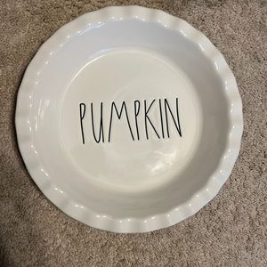Rae Dunn pumpkin pie plate